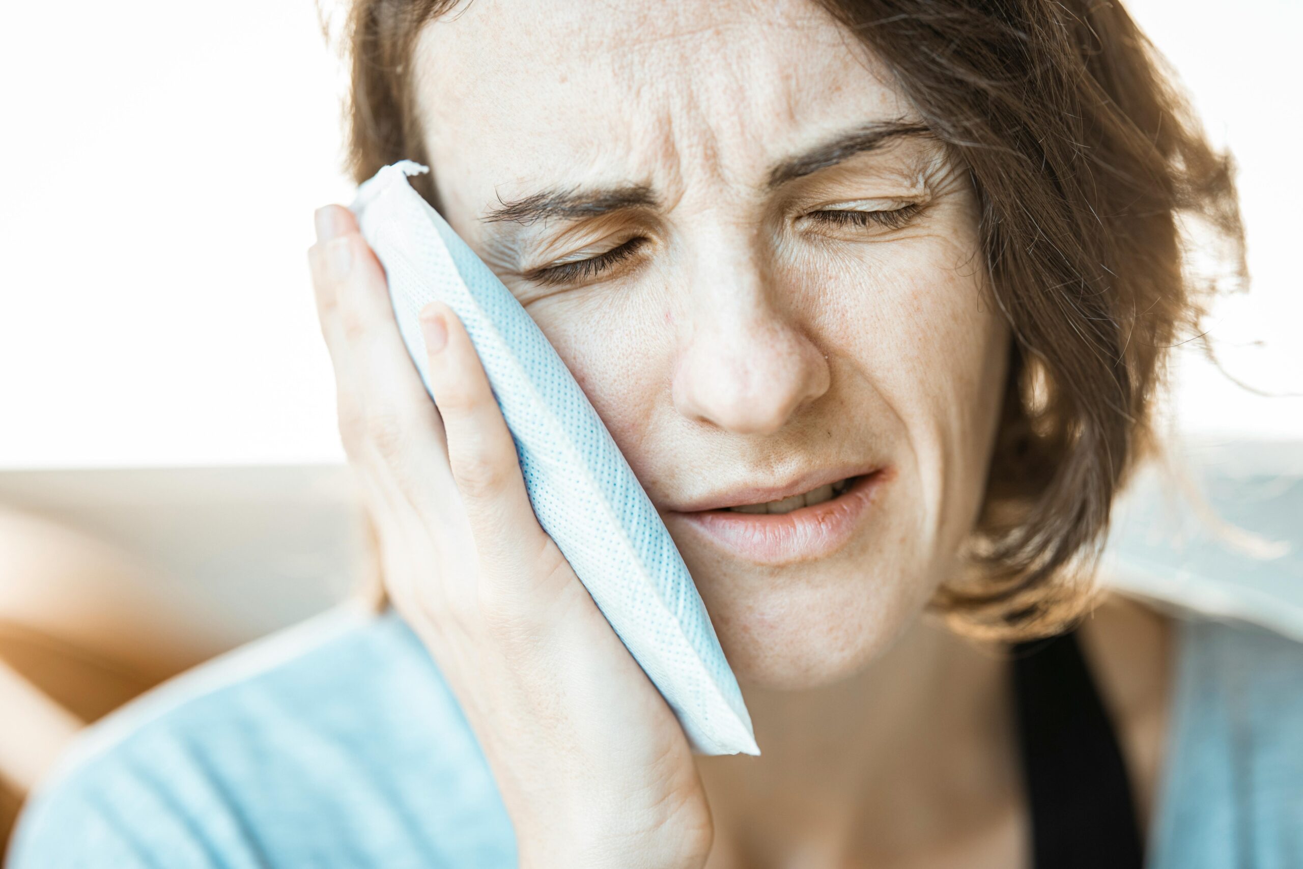 Servicios Atención de urgencia dental para aliviar dolor e infecciones en clínica odontológica